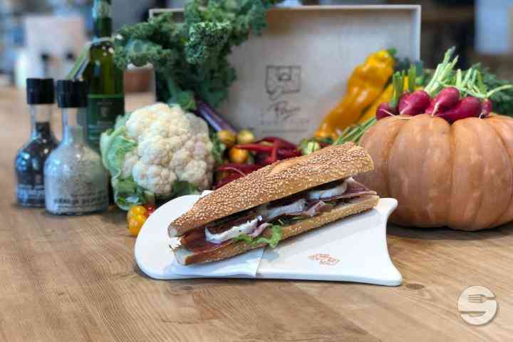 Sandwich Pain Baguette Jambon Cru