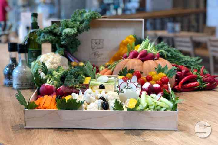 Plateau de Crudités & Dips - Précommande 48h à l'avance 